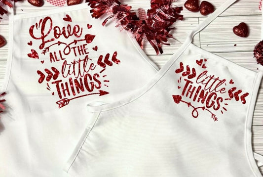 Love all the little things apron set of 2
